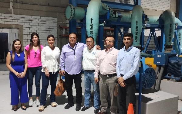 Grupo de expertos y directivos de las Unidades Guaymas, Empalme y San Carlos de la Comisión Estatal de Agua CEA; del Instituto de Ingeniería de la Universidad Autónoma de México UNAM, de la Asociación Mexicana de Hidráulica y a la dirección de Procesos Estratégicos del Estado de Sonora, en la plata desaladora Guaymas Empalme de Aqualia México